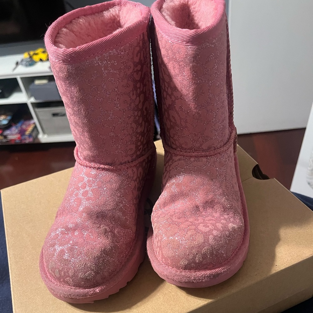 Girls pink Uggs.